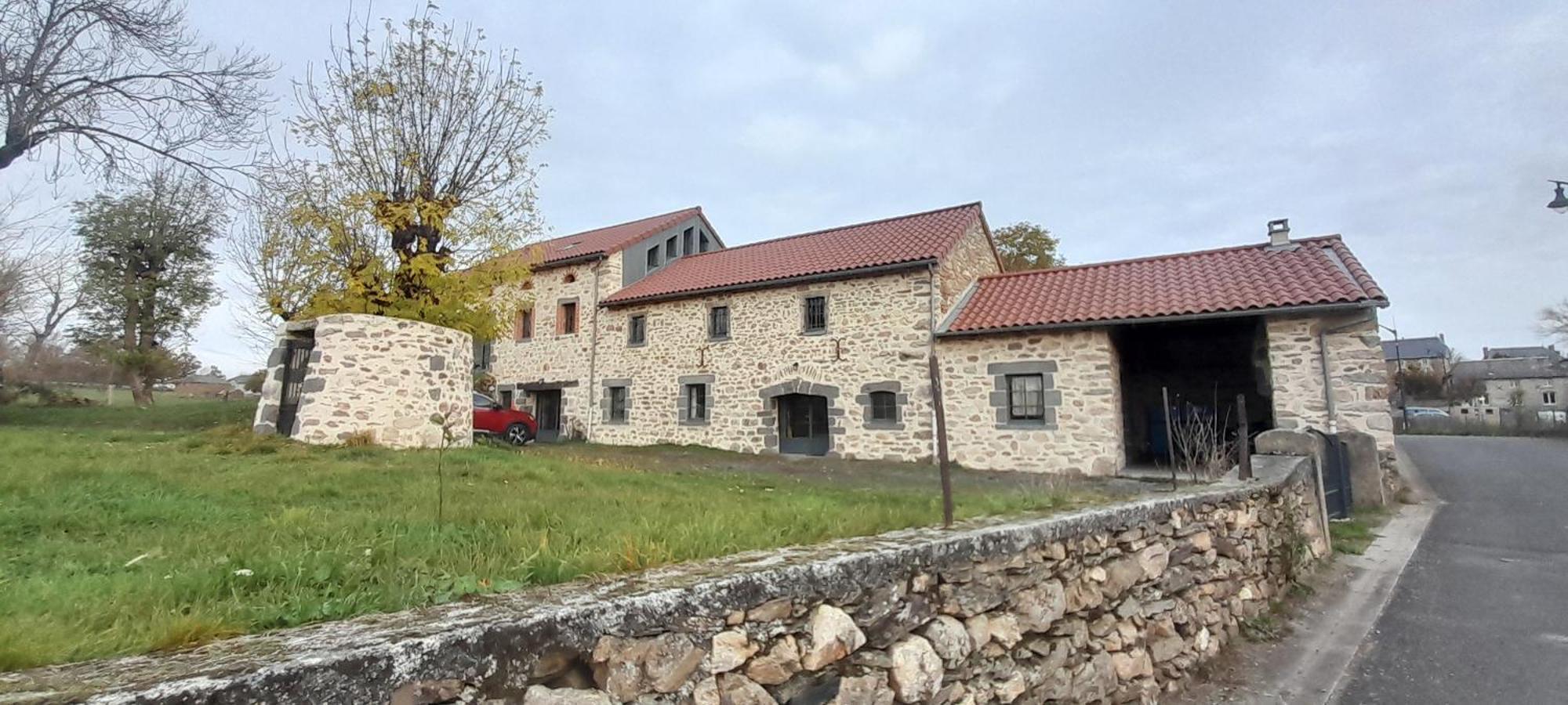 Relais Du Lac De La Truyere Anglards de Saint Flour Exterior photo